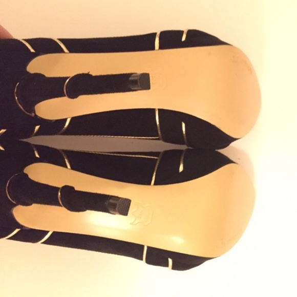 BCBG gold and black open toe stilettos - Picture 2 of 3